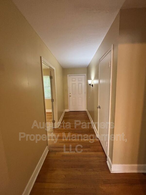 Foto del edificio - 390 Old Evans Rd