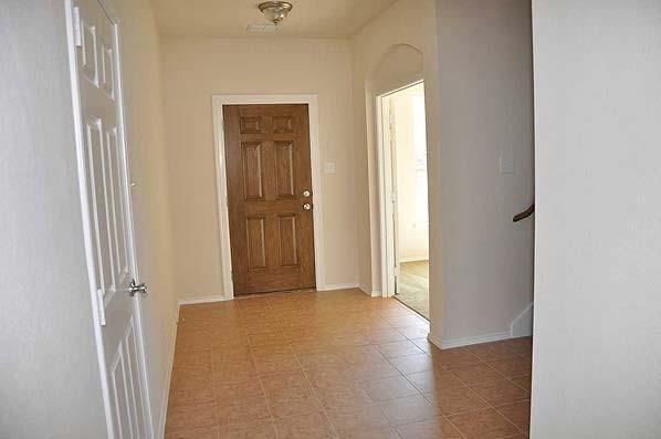 Foto del edificio - 529 Twin Knoll Dr