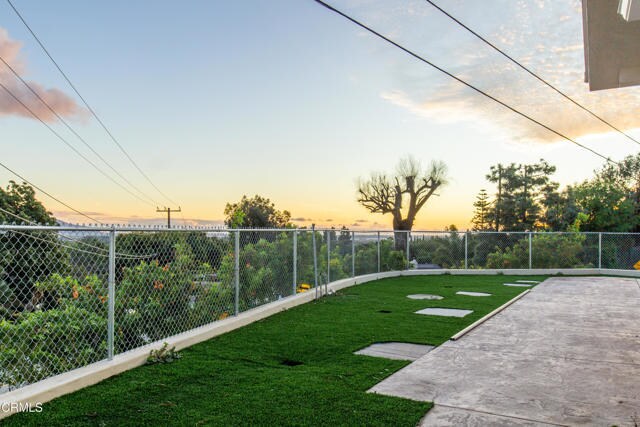 Building Photo - 713 Mission Dr