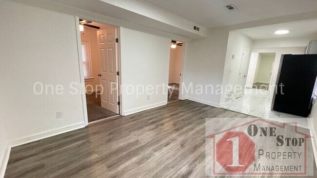 Foto del edificio - Beautiful 3 Bedroom 1.5 Bathroom Home in K...
