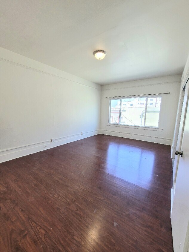 Building Photo - 3767 Midvale Ave