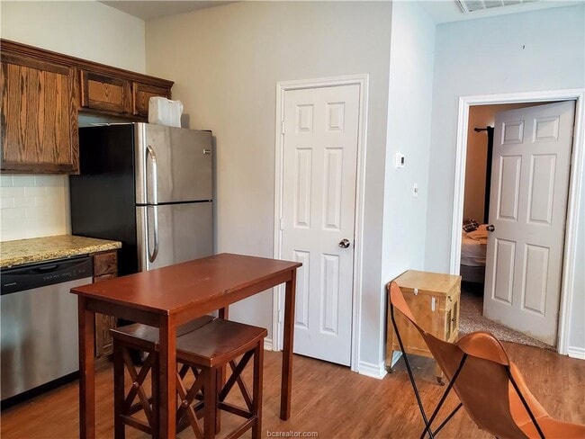 Building Photo - 1900 Texas Ave S