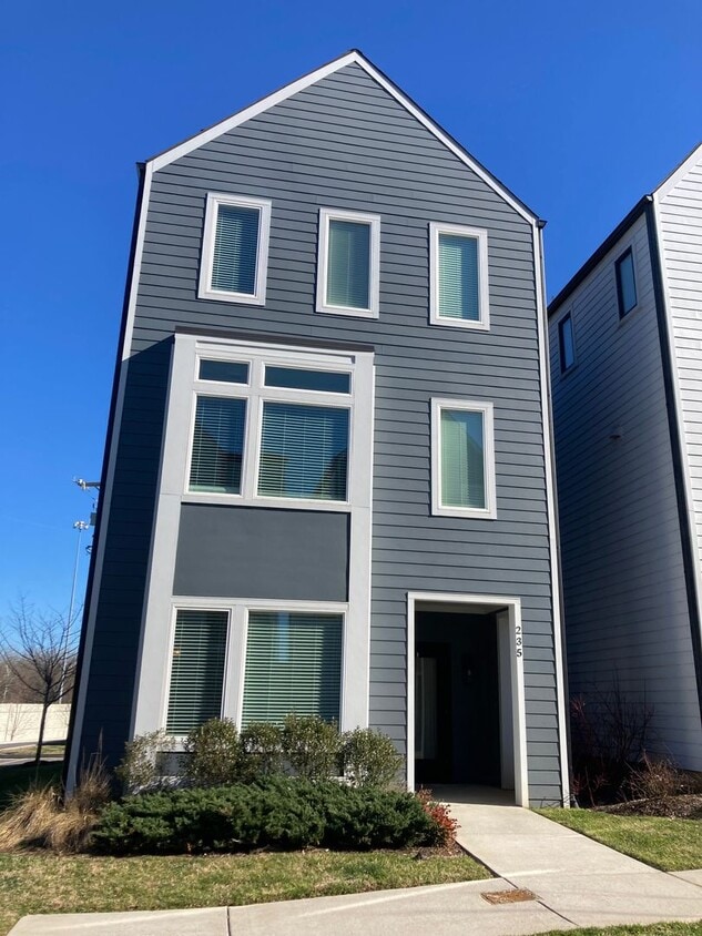 3 bedroom, 3.5 bath, Spacious & Open Floor... - 3 bedroom, 3.5 bath, Spacious & Open Floor...