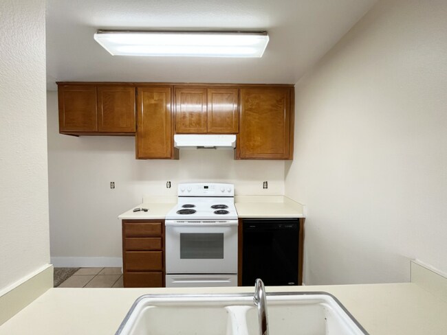 Foto del edificio - 360 N San Antonio Ave