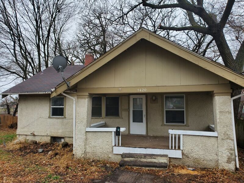 Primary Photo - 1420 Goddard Ct