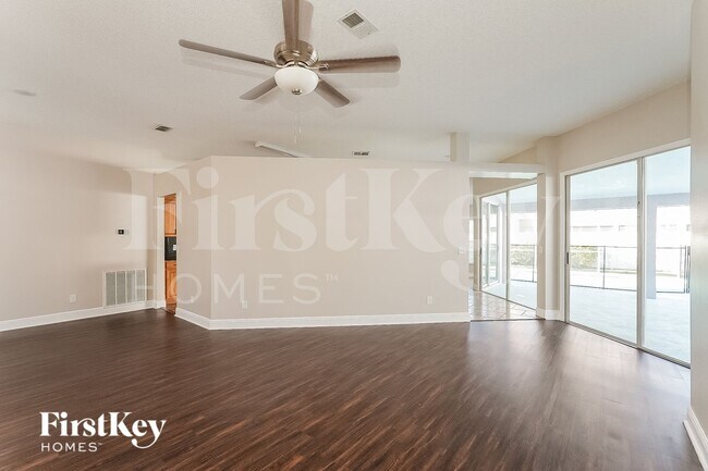 Foto del edificio - 28721 Cottagewood Dr