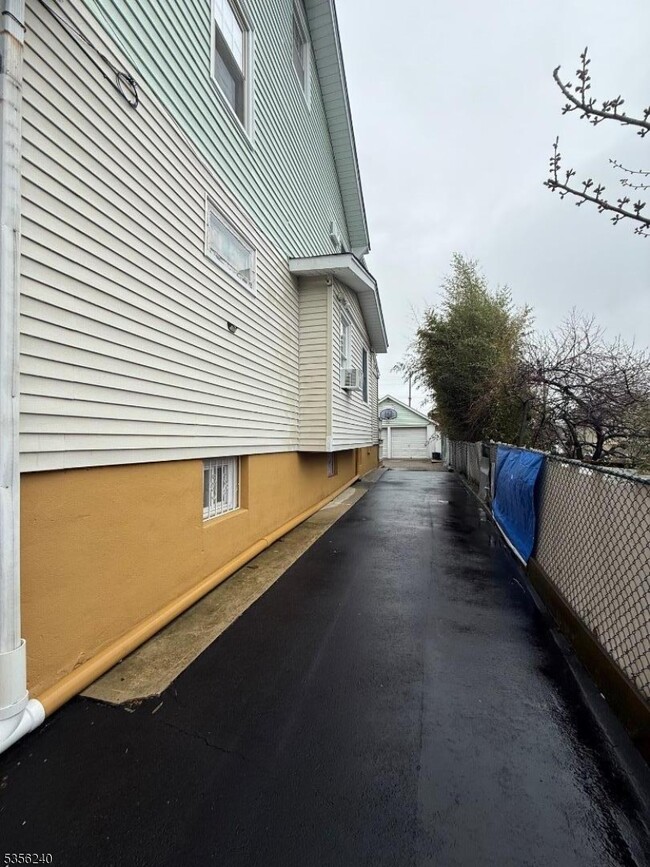 Foto del edificio - 25 Hammond Ave