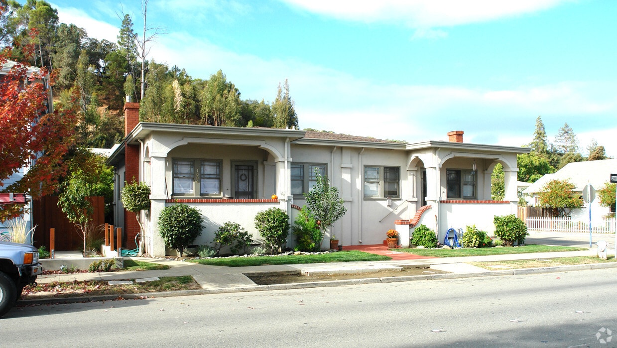Primary Photo - 1002 Alhambra Ave