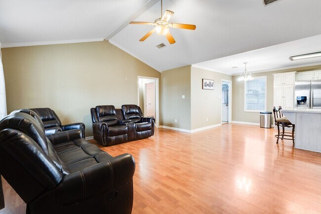 Foto del edificio - FOR RENT IN CHURCH POINT!