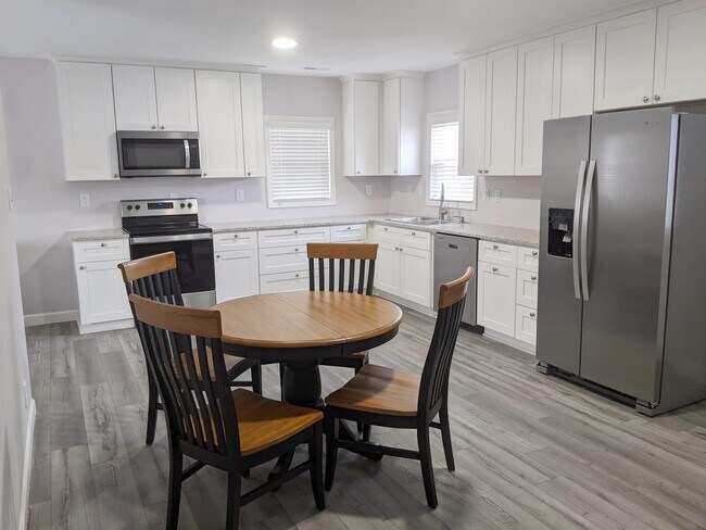 Building Photo - 2128 Sovereign St