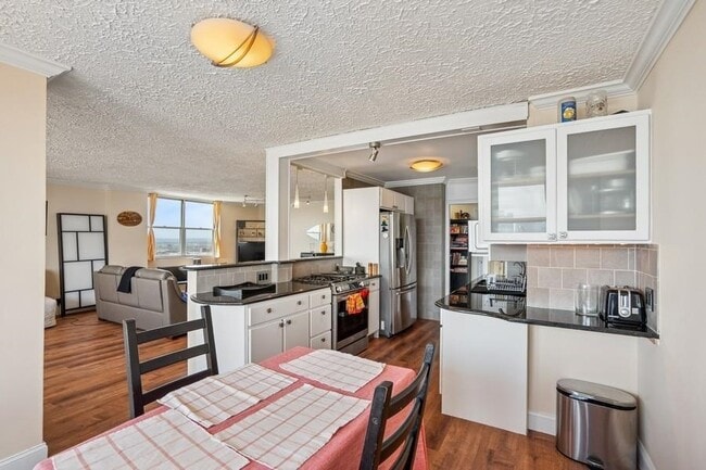 Building Photo - 6040 JFK Blvd E