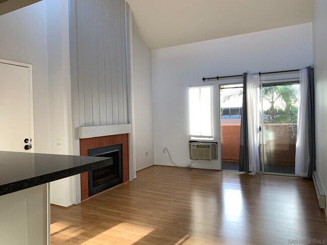 Foto del edificio - 7740 Margerum Ave