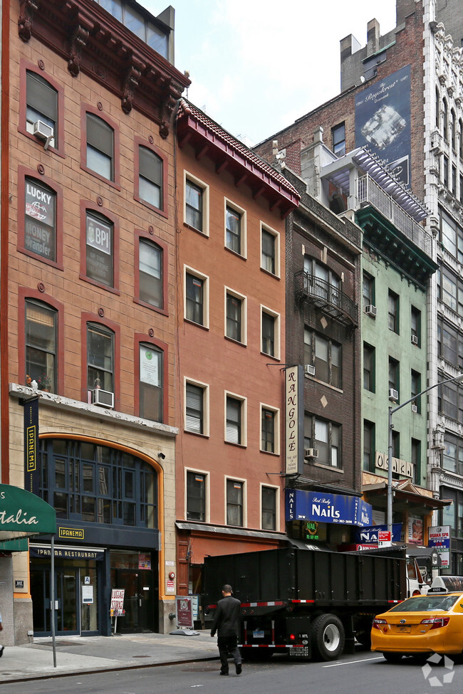 Foto del edificio - 41  West 46th Street