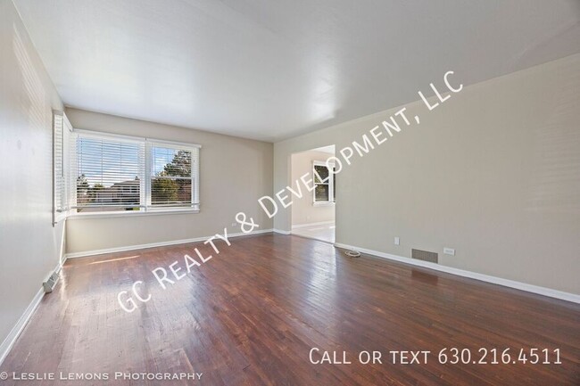 Foto del edificio - *** SCHOOL DISTRICT 25 / 3 BDRM -1.5 BTH /...