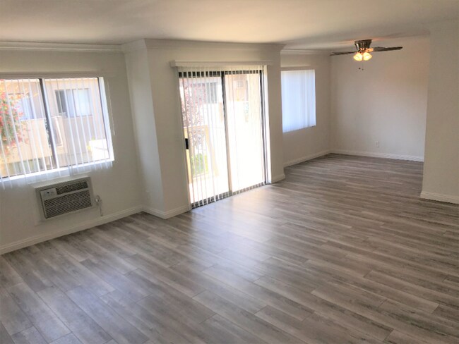 Building Photo - 1549 Placentia Ave