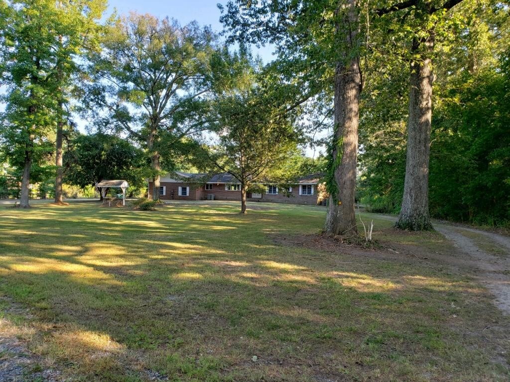 Primary Photo - 7660 Brays Point Rd