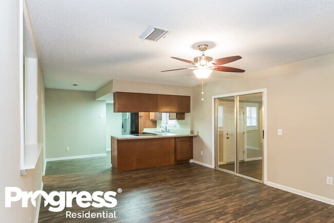 Foto del edificio - 1231 Turtle Creek Dr N