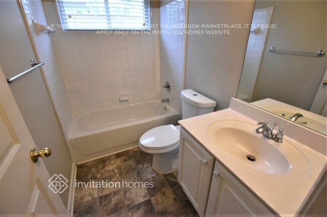 Foto del edificio - 890 Madison Chase Way