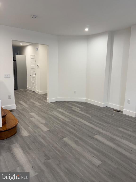 Foto del edificio - 5857 Angora Terrace