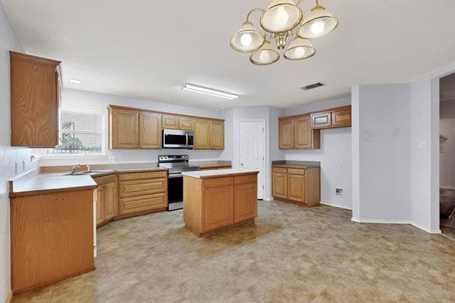 Building Photo - 729 Ridgehill Dr