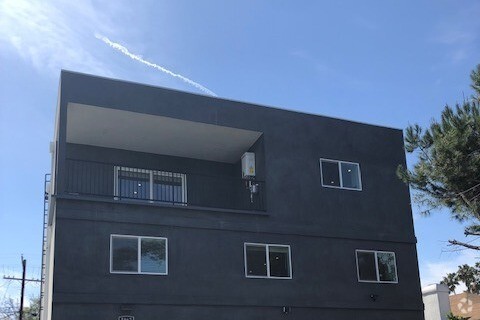 Building Photo - 5862 David Ave