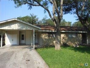 Building Photo - 1005 Wallhalla St