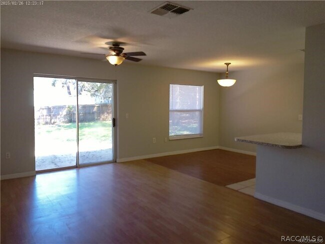 Building Photo - 5921 W Woodhill Ct