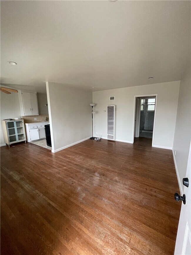 Foto del edificio - 617 Cedar Ave