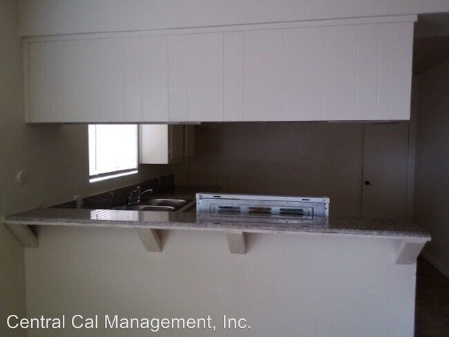 Building Photo - 3502 Pioneer Dr