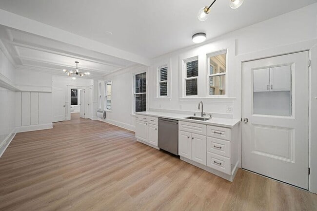 Building Photo - 1418 Leavenworth St