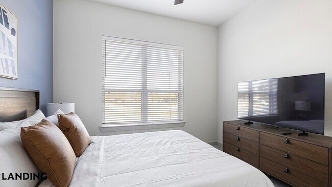 Foto del edificio - 1345 E 15th St