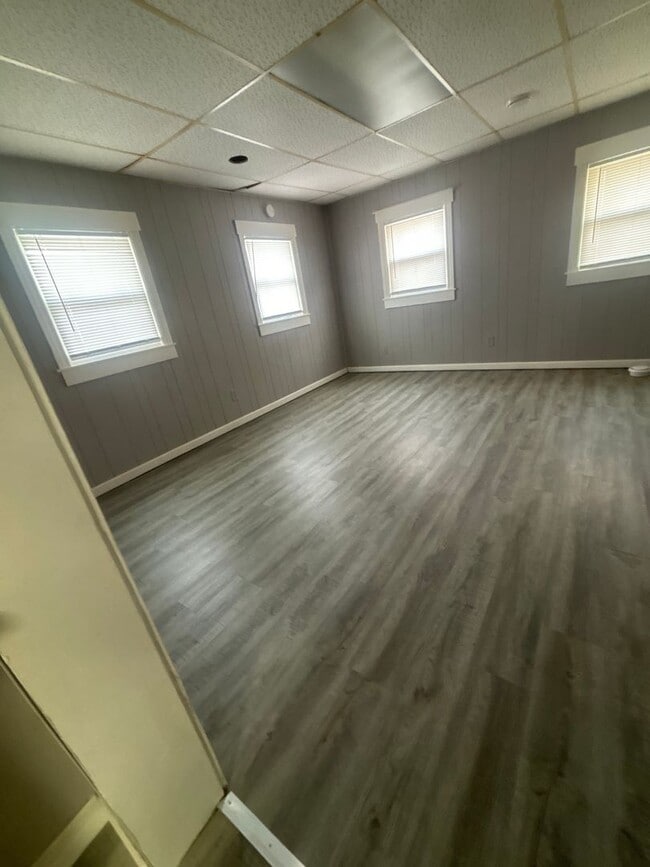 Building Photo - West North St