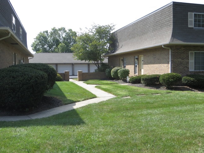 Building Photo - Hilliard Square