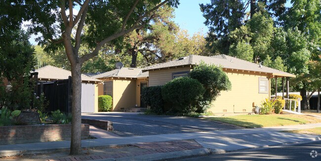 Building Photo - 301 E Morris Ave