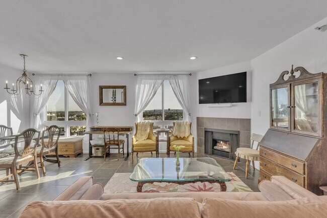 Foto del edificio - 7320 Hawthorn Ave