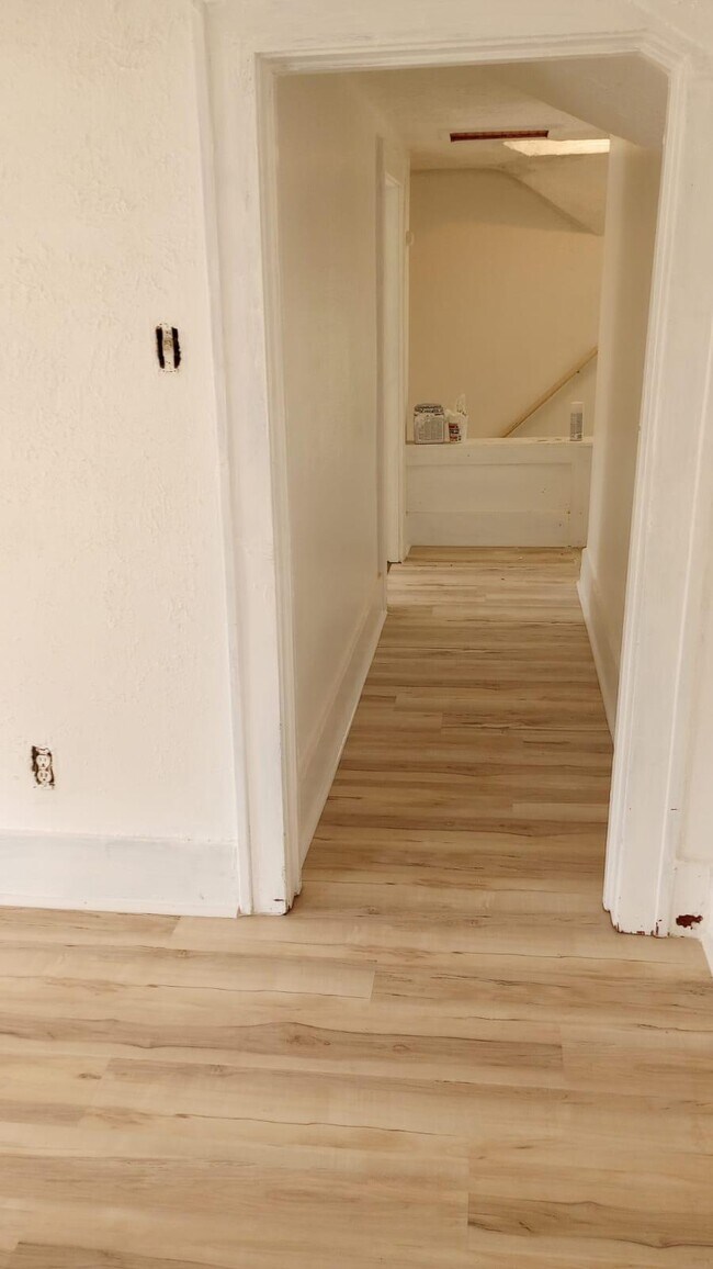 Foto del edificio - 1802 E 3rd St