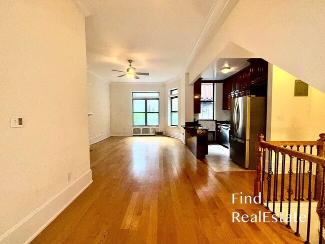 Foto del edificio - 353 West End Ave