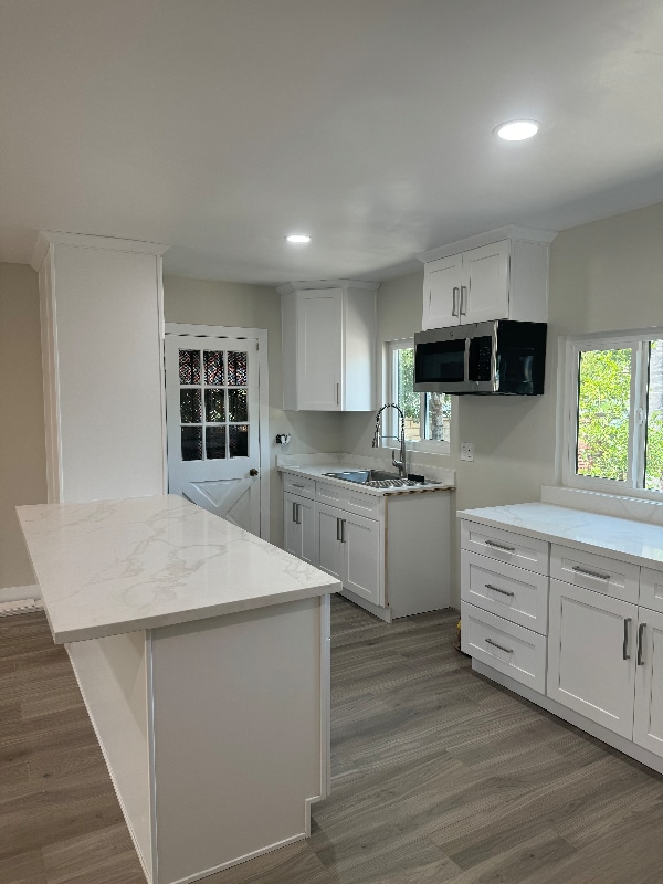 Building Photo - 14670 Harding St