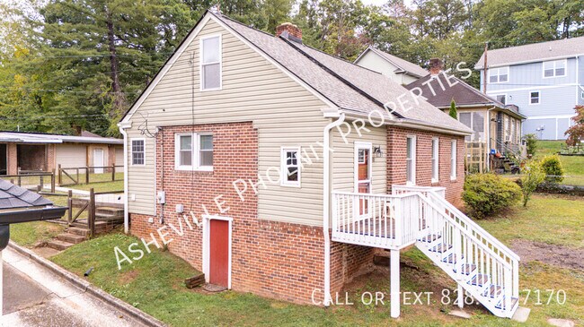 Foto del edificio - 10 Enka Oak St