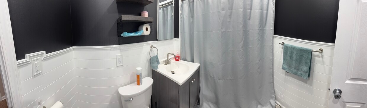 Primary Photo - 1102 N 19th Ave
