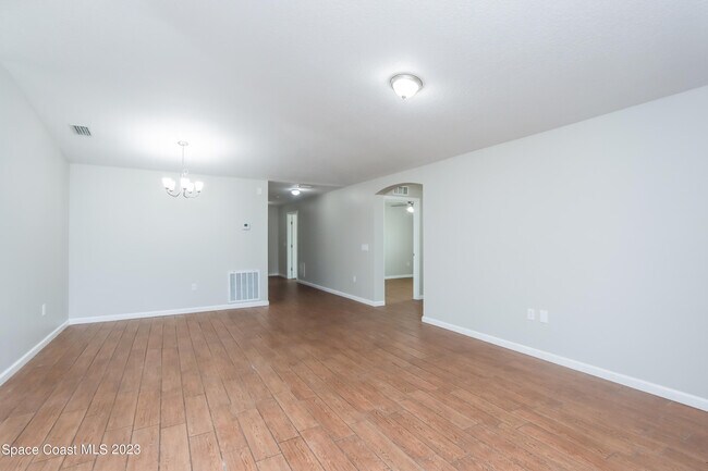 Building Photo - 3051 Fitzpatrick Ave