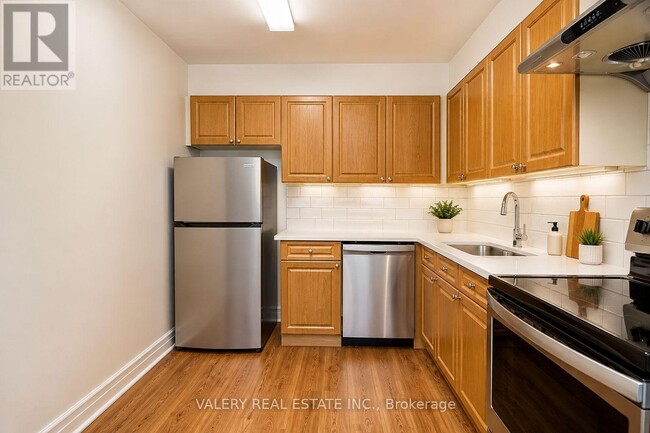 Building Photo - 75 Bamburgh Cir