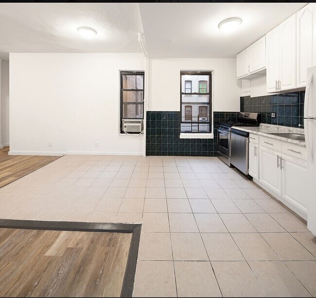 Foto del edificio - 715 W 180th St
