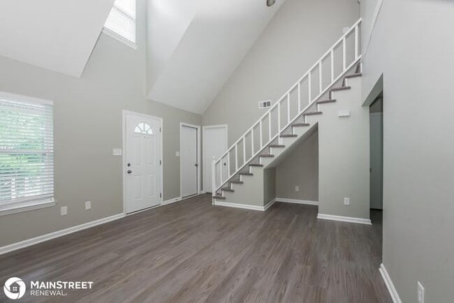Building Photo - 1201 Settles Bridge Ct