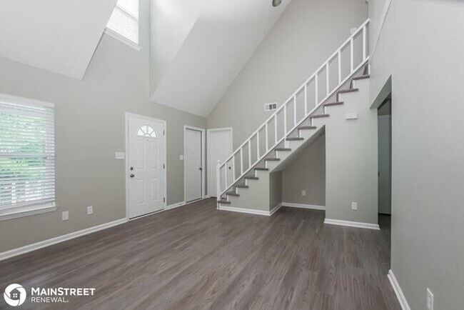 Foto del edificio - 1201 Settles Bridge Ct