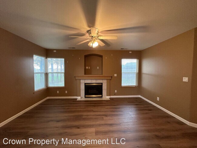 Building Photo - 5 br, 2.5 bath House - 3417 S. Buntin St.