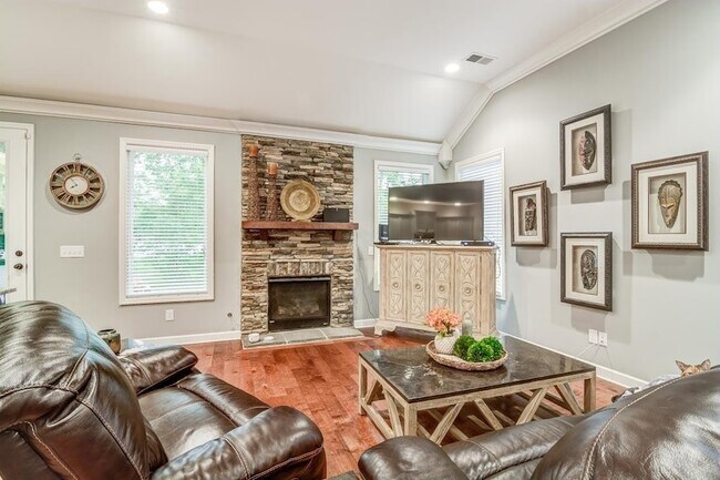 Foto del edificio - 85 Nokes Dr