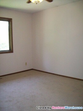 Building Photo - 5530 Nevada Ave N