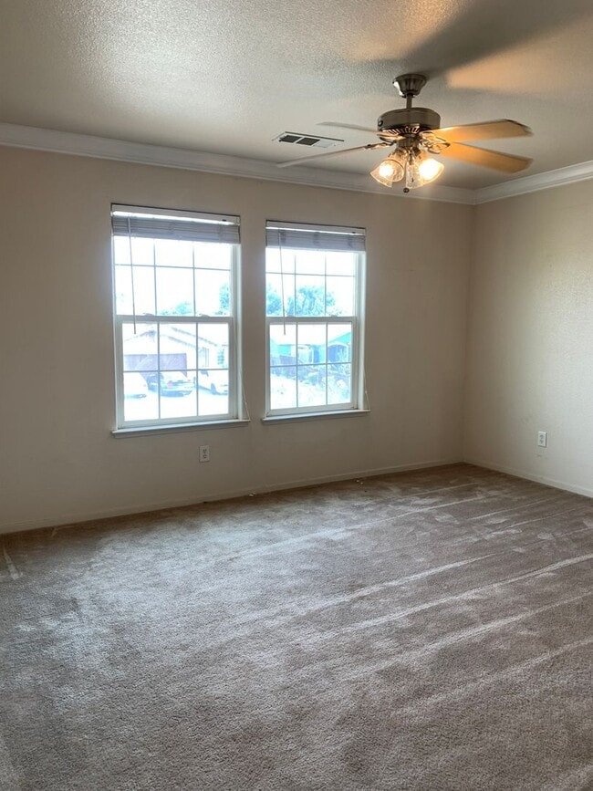 Building Photo - Spacious 2 Story 4 BR 2.5 BA Available Now