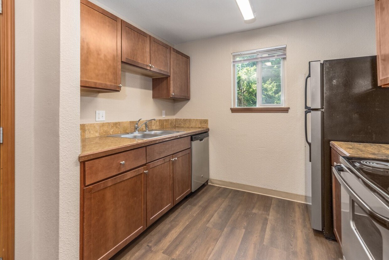 Primary Photo - Luxury Two-Bedroom in Port Orchard availab...
